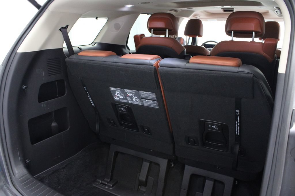 Used 2025 Kia Carnival SX Prestige FWD image 17