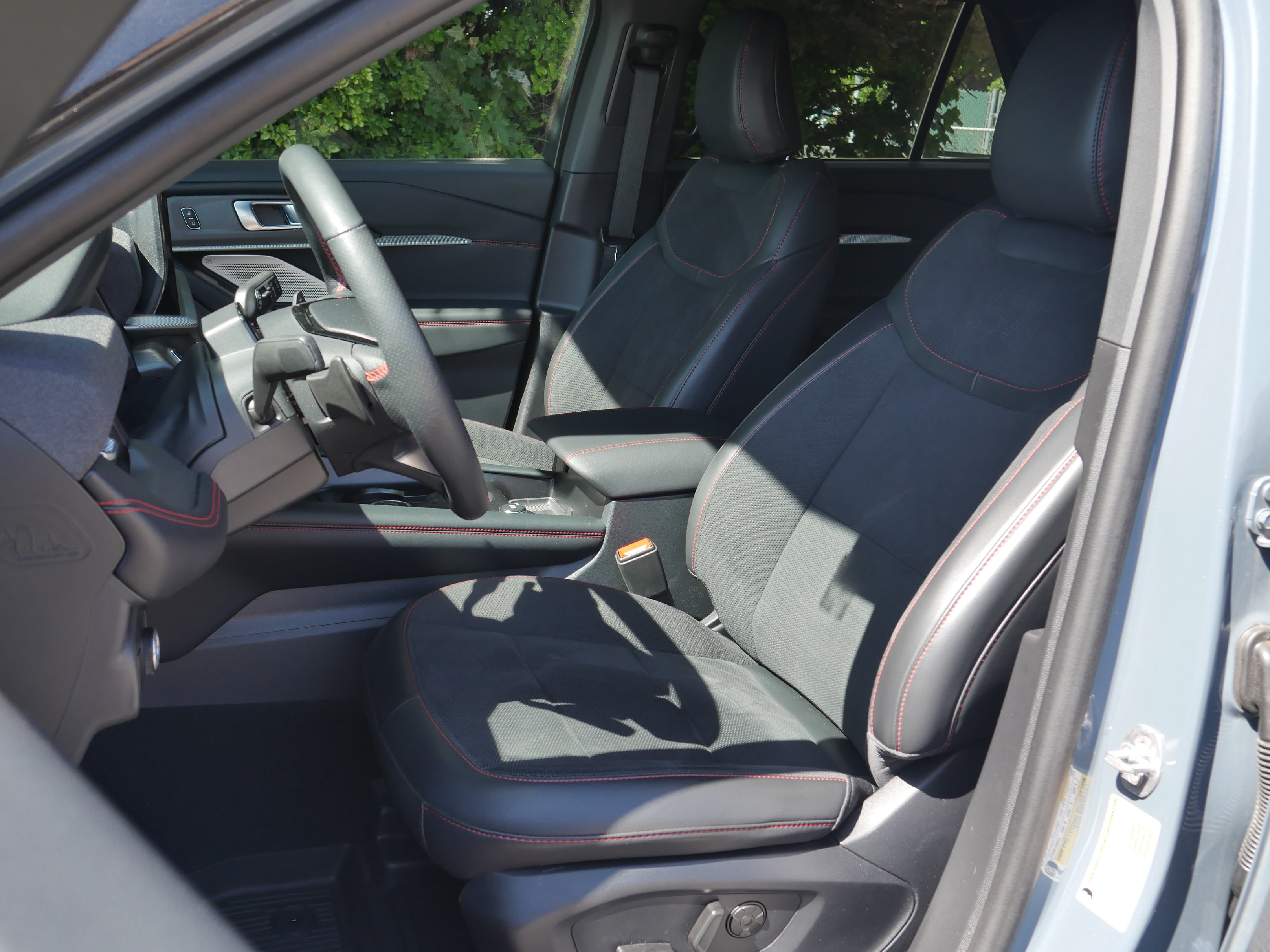 Certified 2025 Ford Explorer ST w/ Sun And Sound Package AWD/4WD image 37
