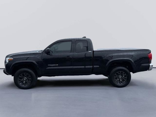Used 2022 Toyota Tacoma SR5 RWD image 2