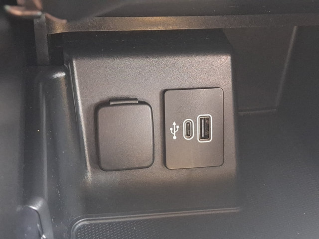 Certified 2025 Ford Explorer ST-Line AWD/4WD image 32