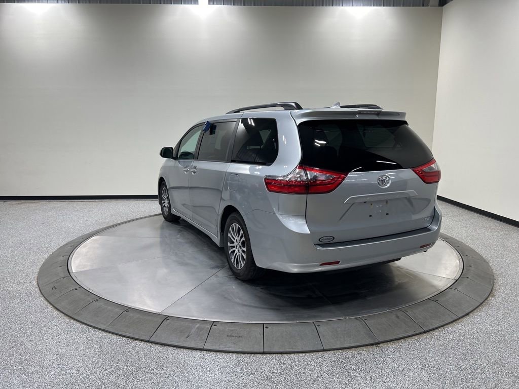 Used 2020 Toyota Sienna XLE FWD image 9