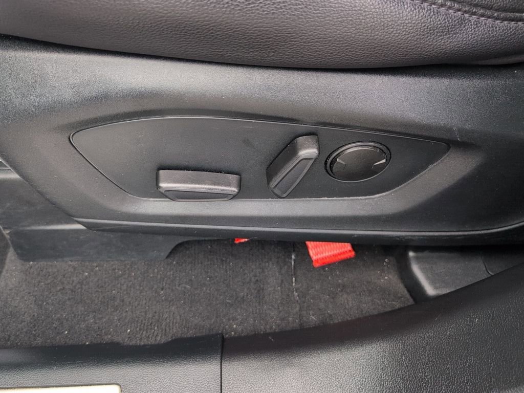 Certified 2023 Ford Explorer Limited w/ Equipment Group 301A image 9