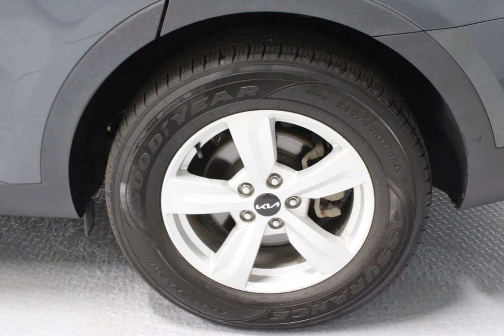 Used 2022 Kia Sorento LX FWD image 18