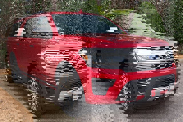 Certified 2022 Ford Expedition Max Platinum image 2