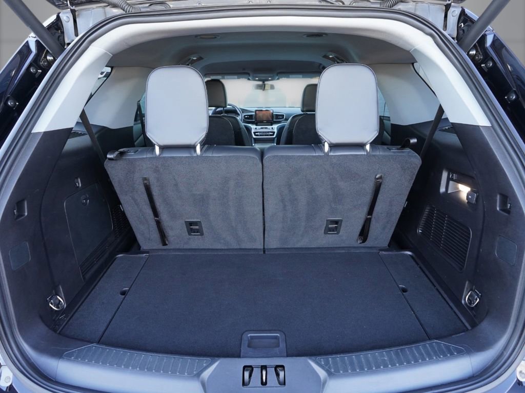 Certified 2021 Ford Explorer XLT w/ Equipment Group 202A image 31