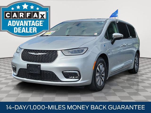 Used 2023 Chrysler Pacifica Limited image 4