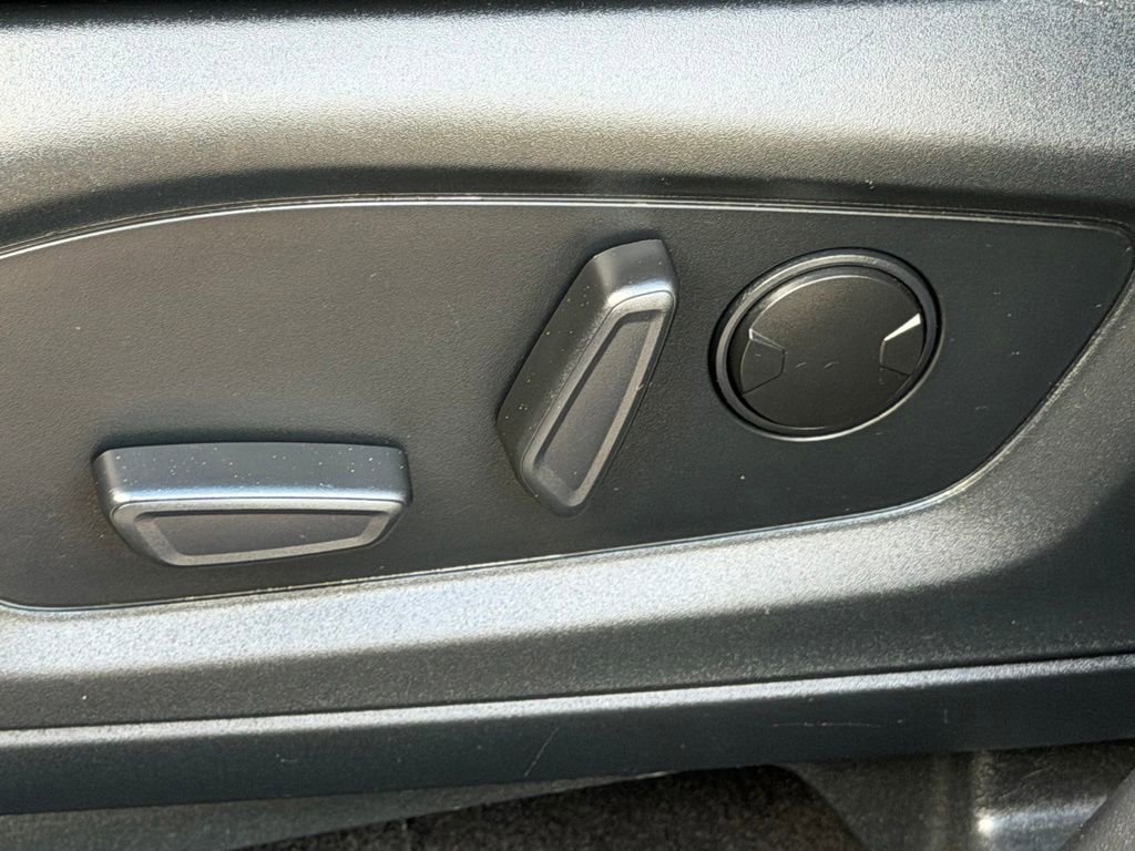 Certified 2023 Ford Explorer Limited RWD image 24