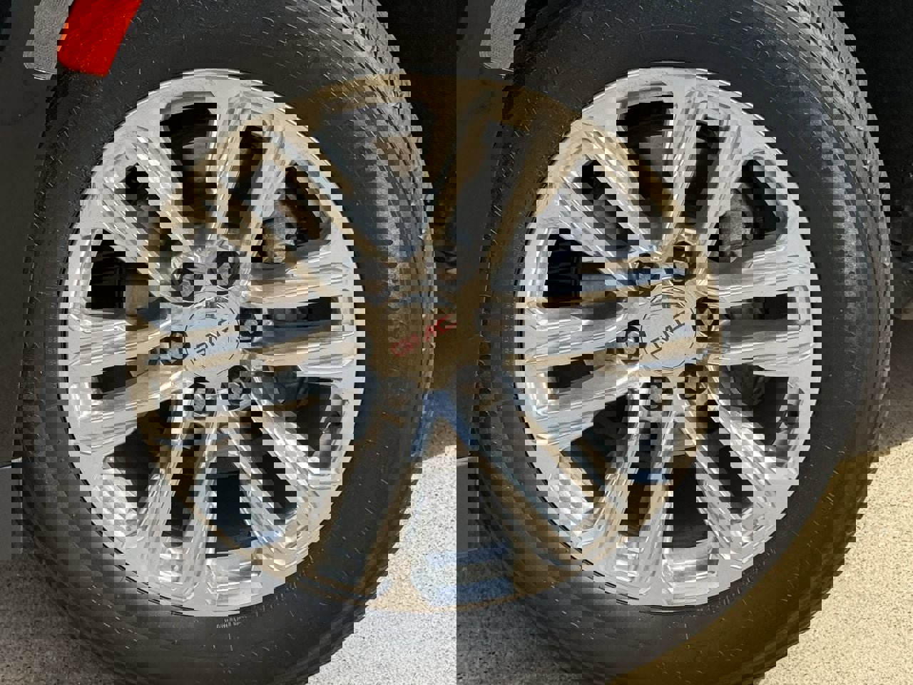 Used 2022 GMC Yukon XL SLT image 9