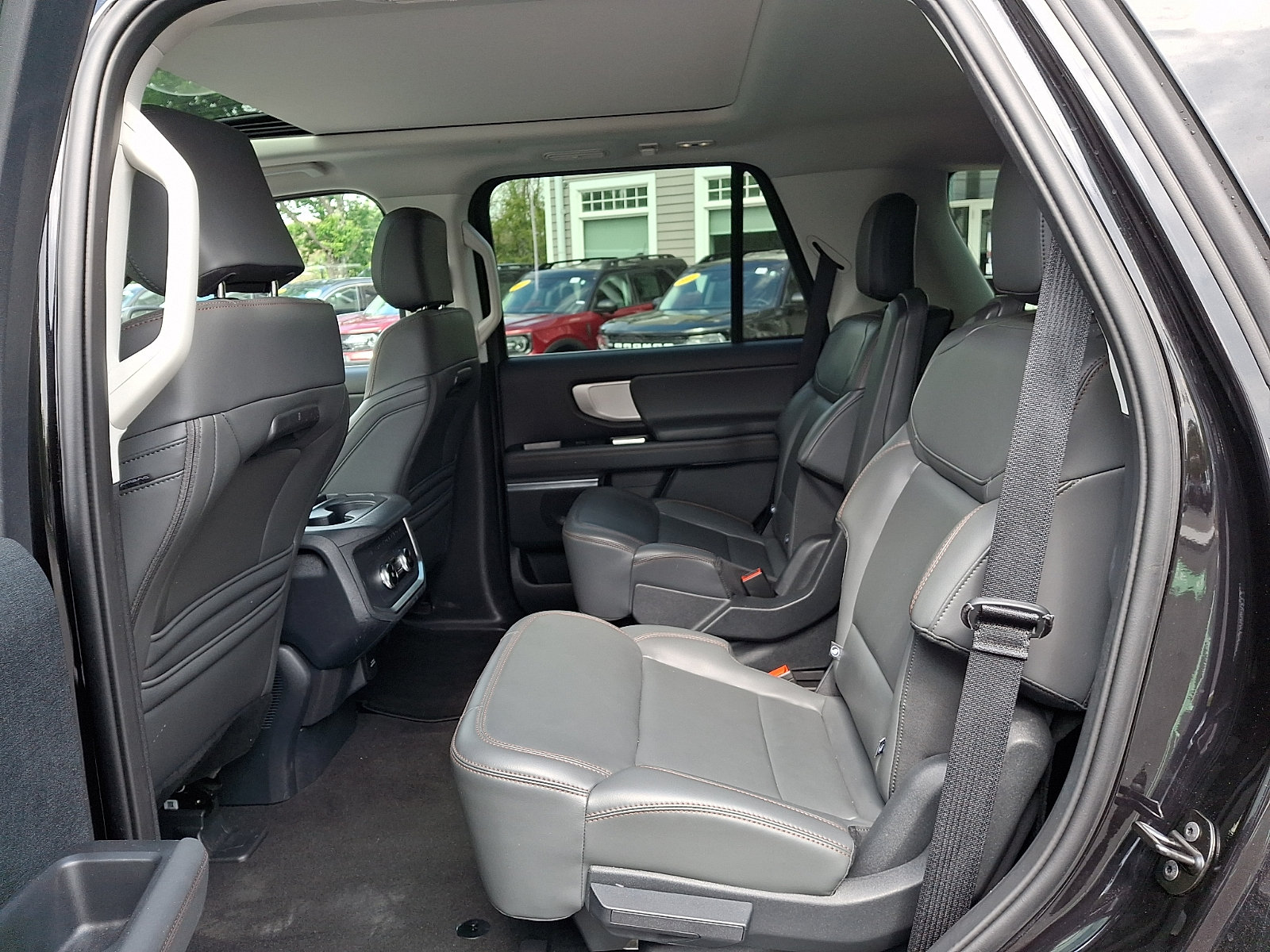 Certified 2025 Ford Expedition Active AWD/4WD image 11