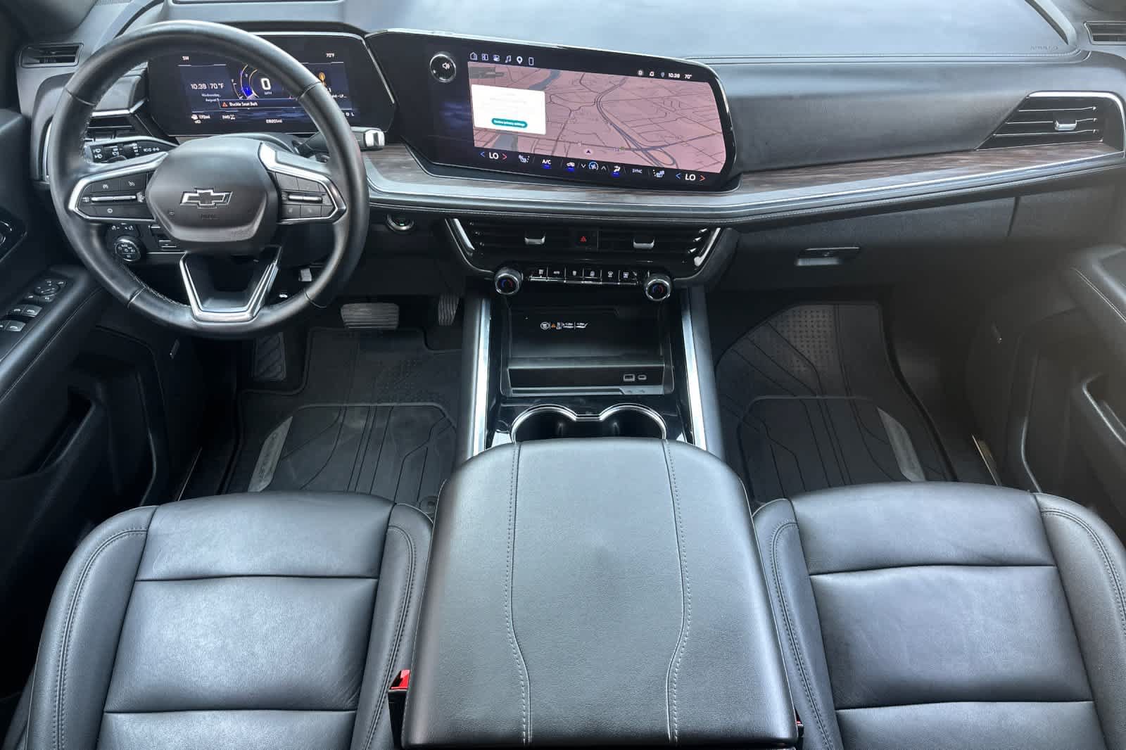 Used 2025 Chevrolet Suburban Z71 w/ Z71 Off-Road Package AWD/4WD image 3