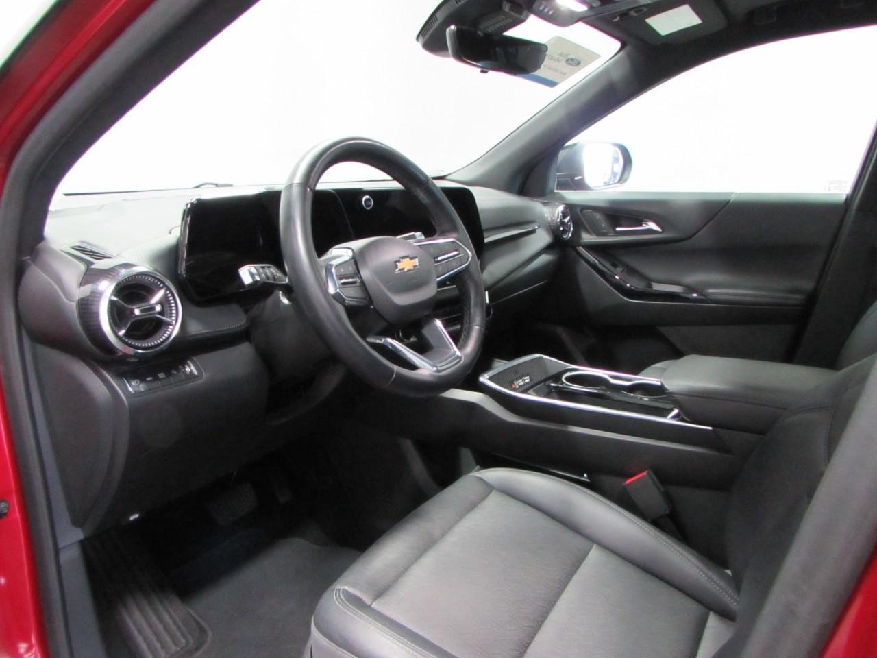 Used 2025 Chevrolet Equinox LT w/ Convenience Package II AWD/4WD image 13