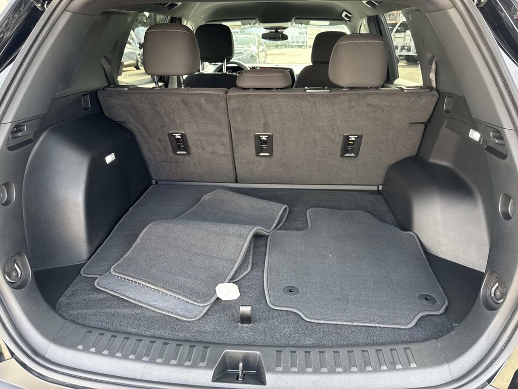 Used 2025 Chevrolet Equinox LT image 8