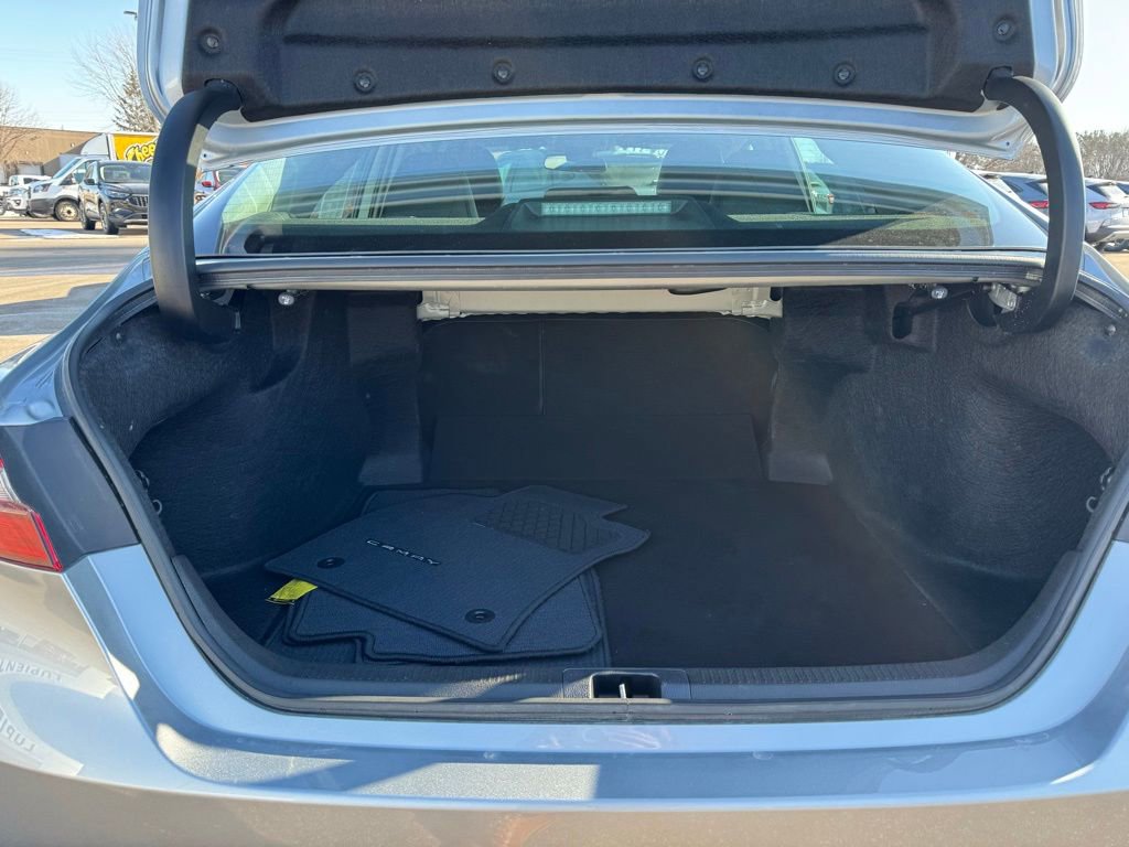 Used 2024 Toyota Camry SE image 6