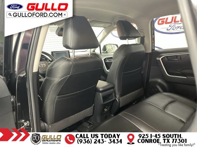 Used 2019 Toyota RAV4 LE FWD image 15