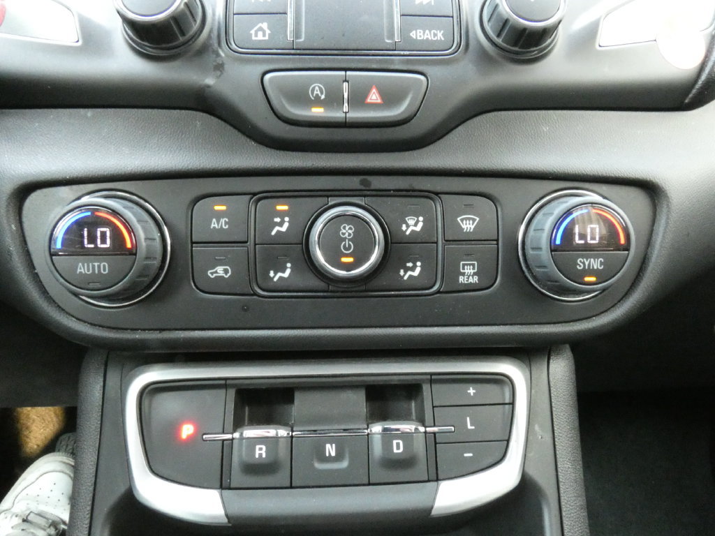 Used 2024 GMC Terrain SLT AWD/4WD image 23