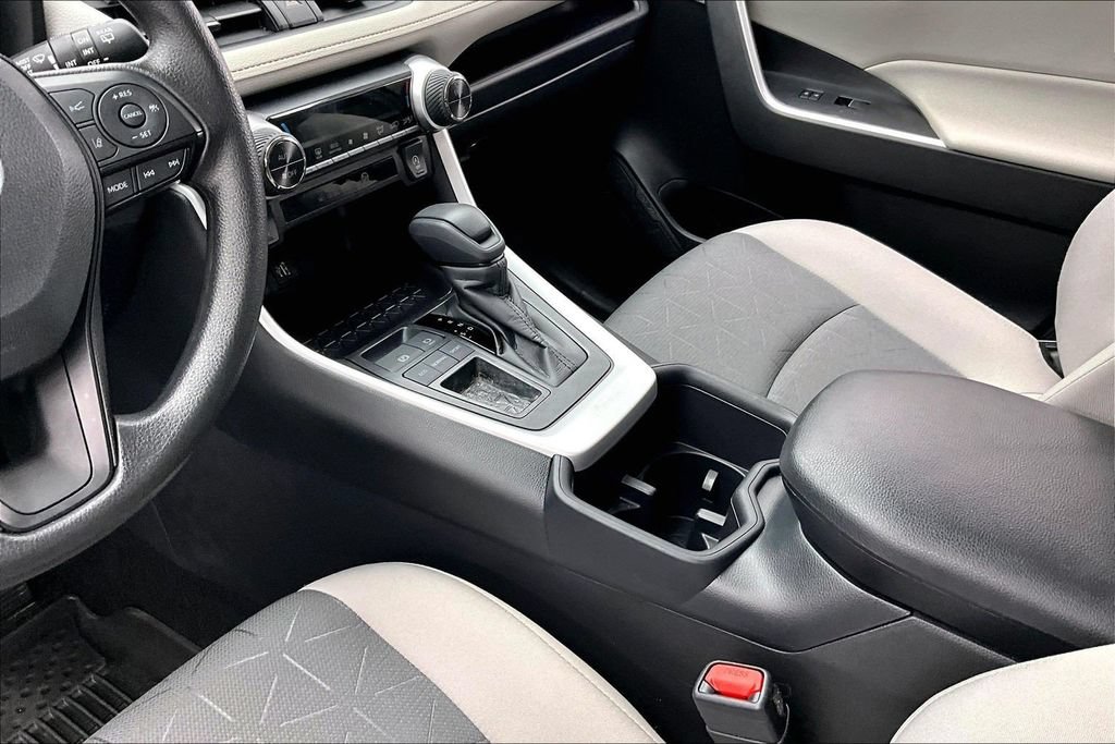 Used 2025 Toyota RAV4 XLE w/ Convenience Package FWD image 15
