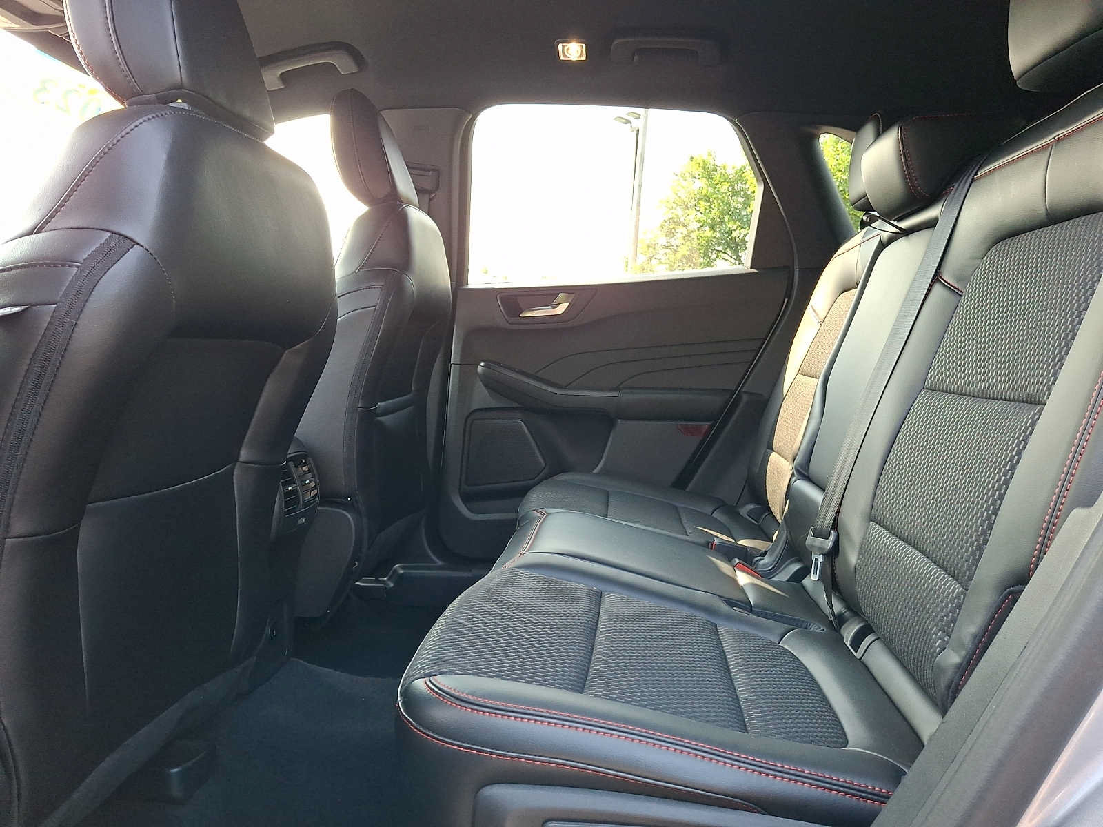 Certified 2023 Ford Escape ST-Line Select w/ Tech Pack #1 AWD/4WD image 9
