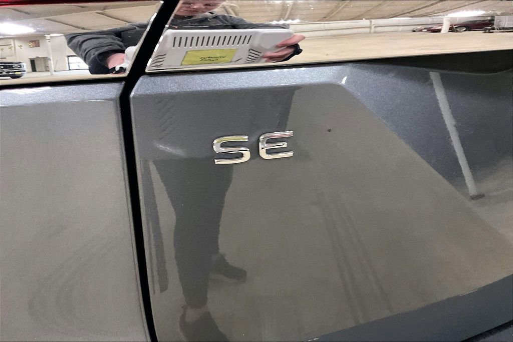 Used 2024 Volkswagen Atlas SE FWD image 10