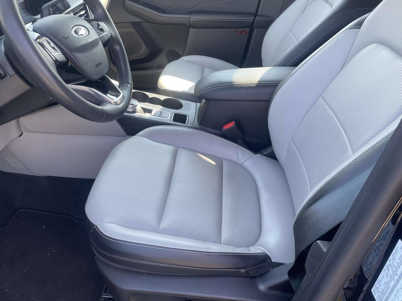 Certified 2023 Ford Escape Platinum AWD/4WD image 17