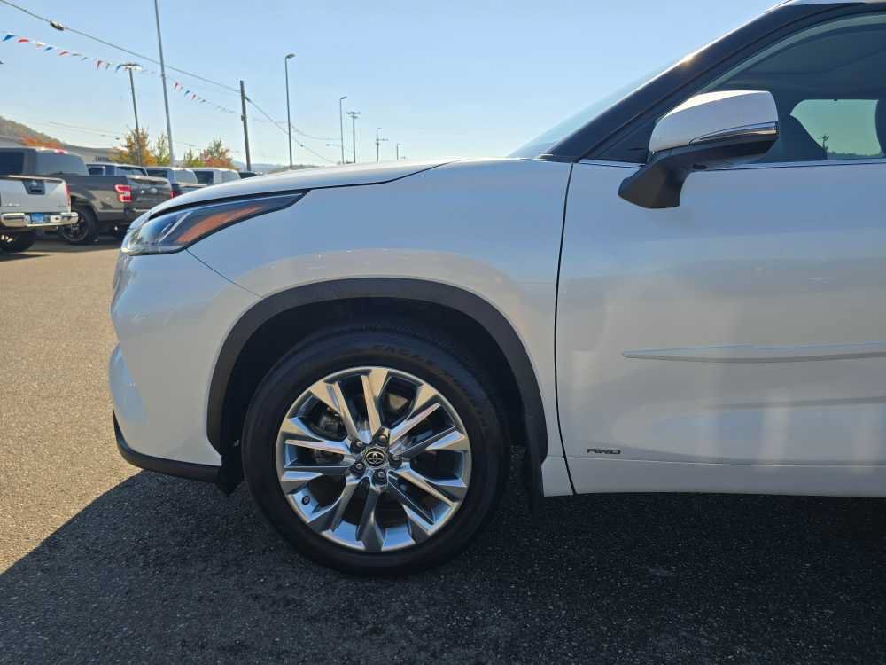 Used 2023 Toyota Highlander Limited AWD/4WD image 19