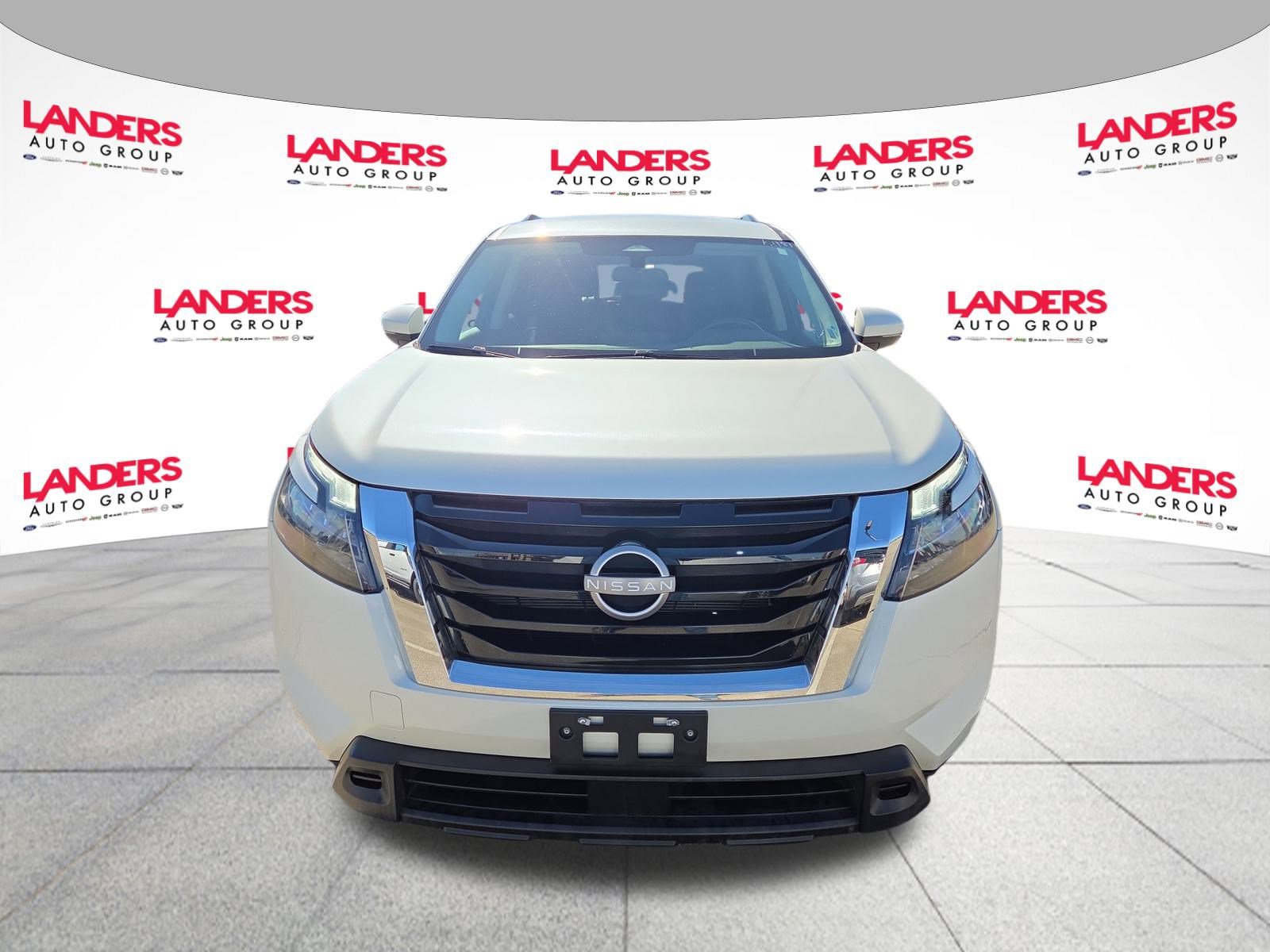 Used 2024 Nissan Pathfinder SV image 8