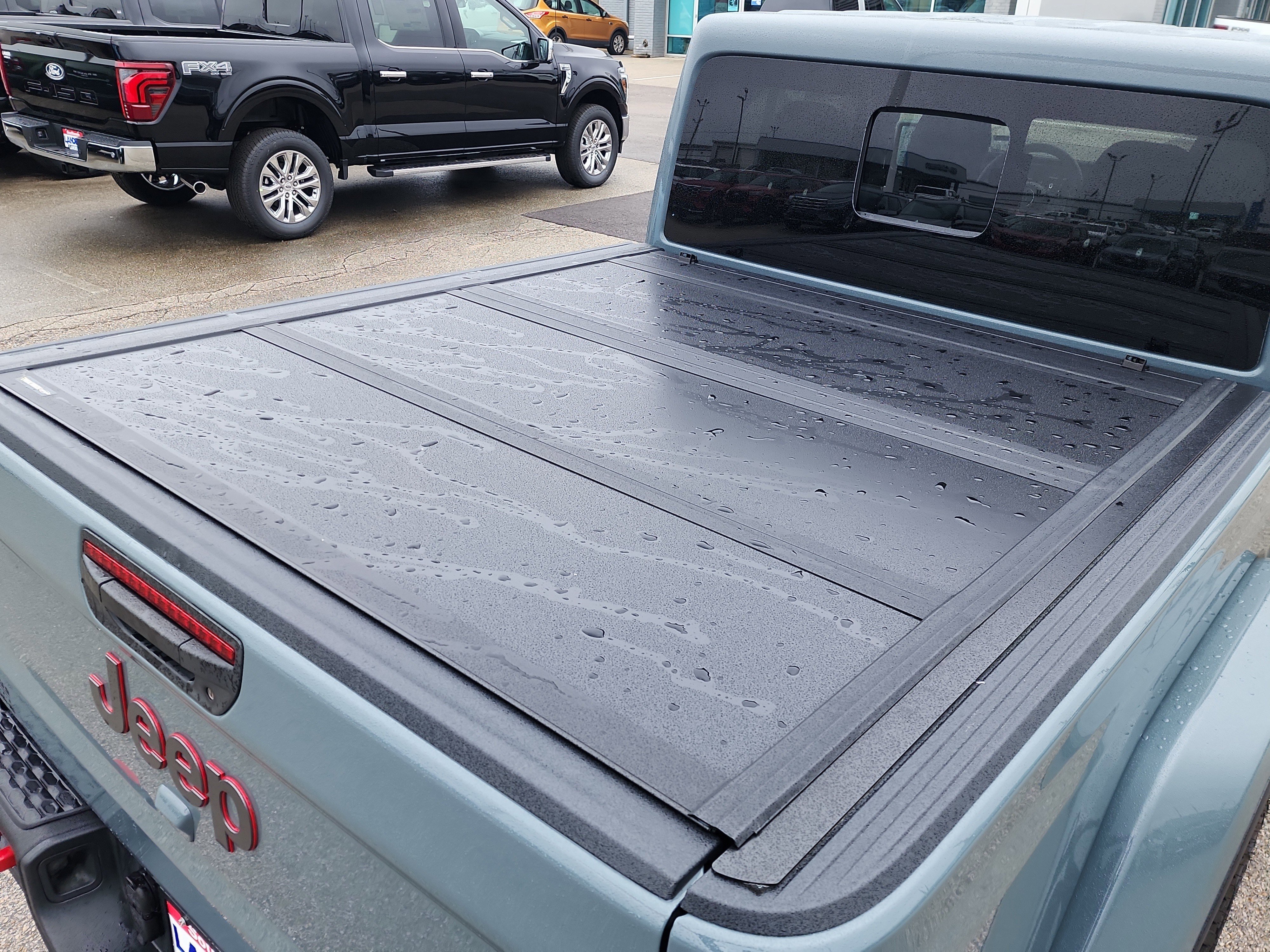 Used 2024 Jeep Gladiator Rubicon image 14