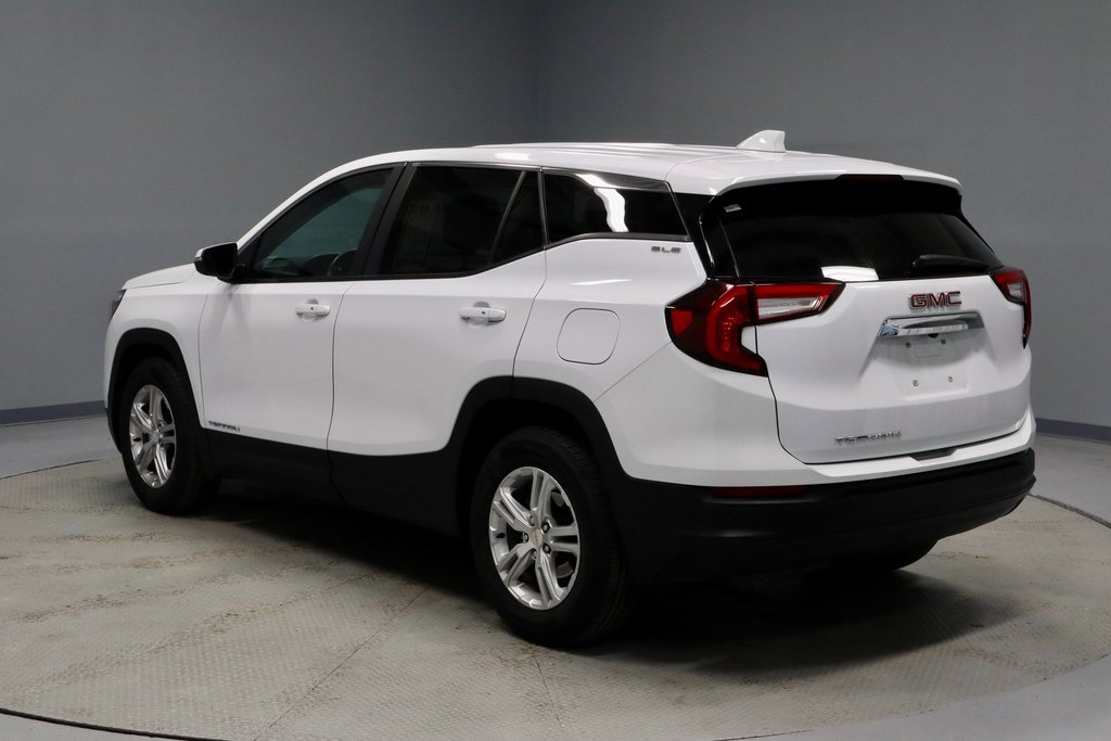 Used 2023 GMC Terrain SLE w/ LPO, Floor Liner Package image 9