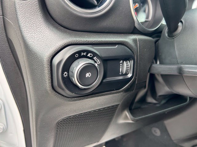 Used 2023 Jeep Wrangler Unlimited Sahara w/ Cold Weather Group AWD/4WD image 7