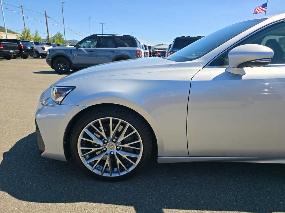 Used 2017 Lexus IS 200t RWD image 18