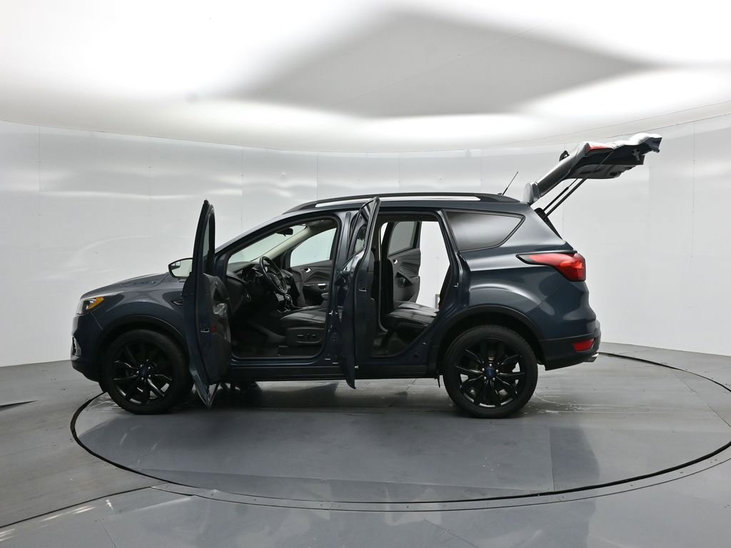 Certified 2019 Ford Escape SE AWD/4WD image 35