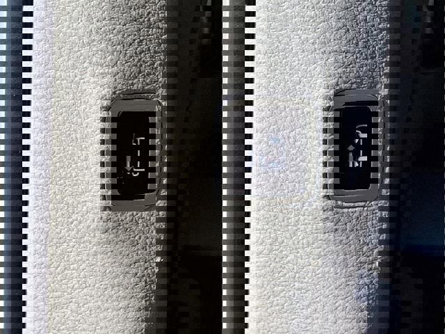 Used 2024 Chrysler Pacifica Touring-L image 14