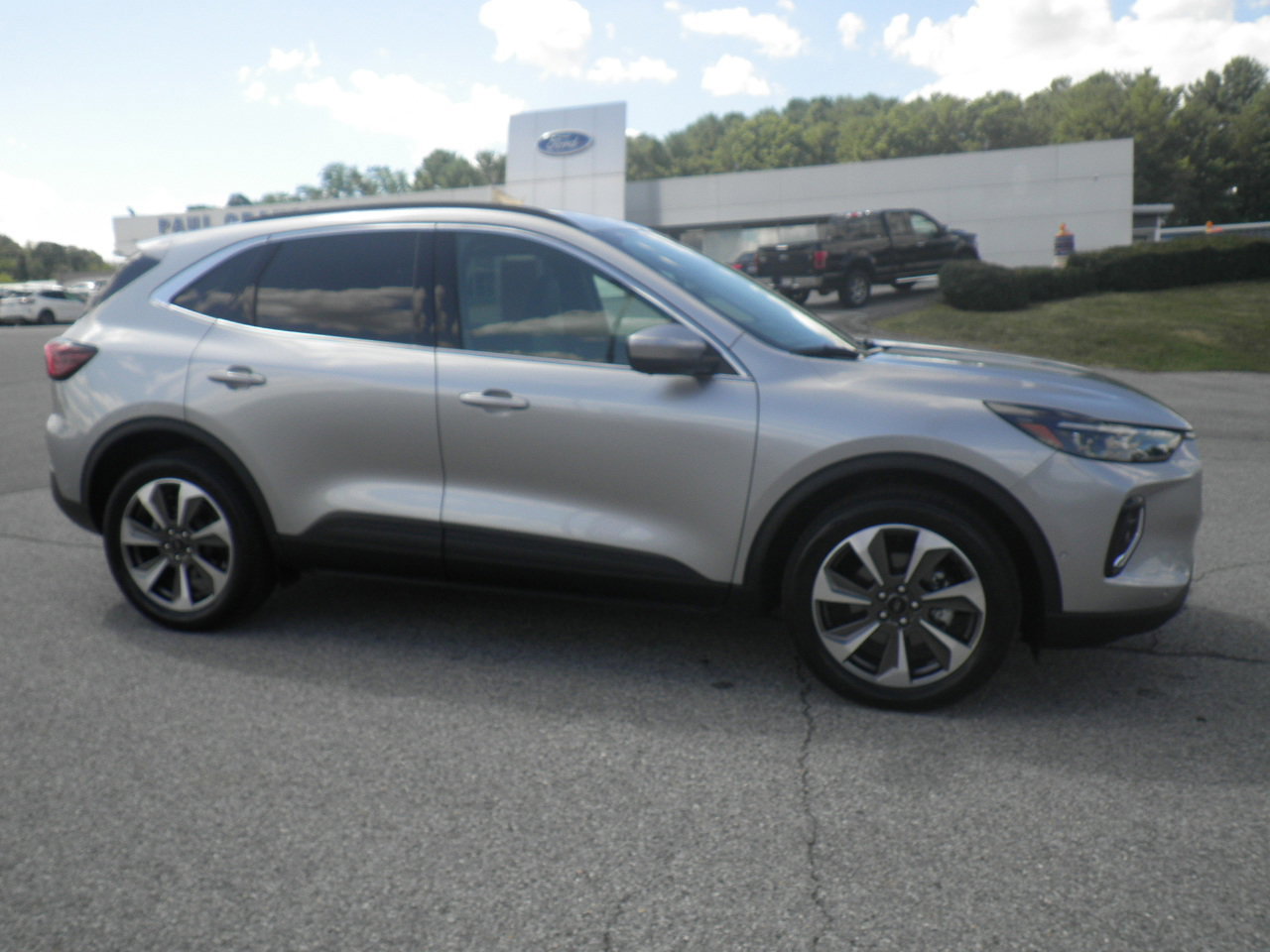 Certified 2023 Ford Escape Platinum w/ Premium Technology Package image 7