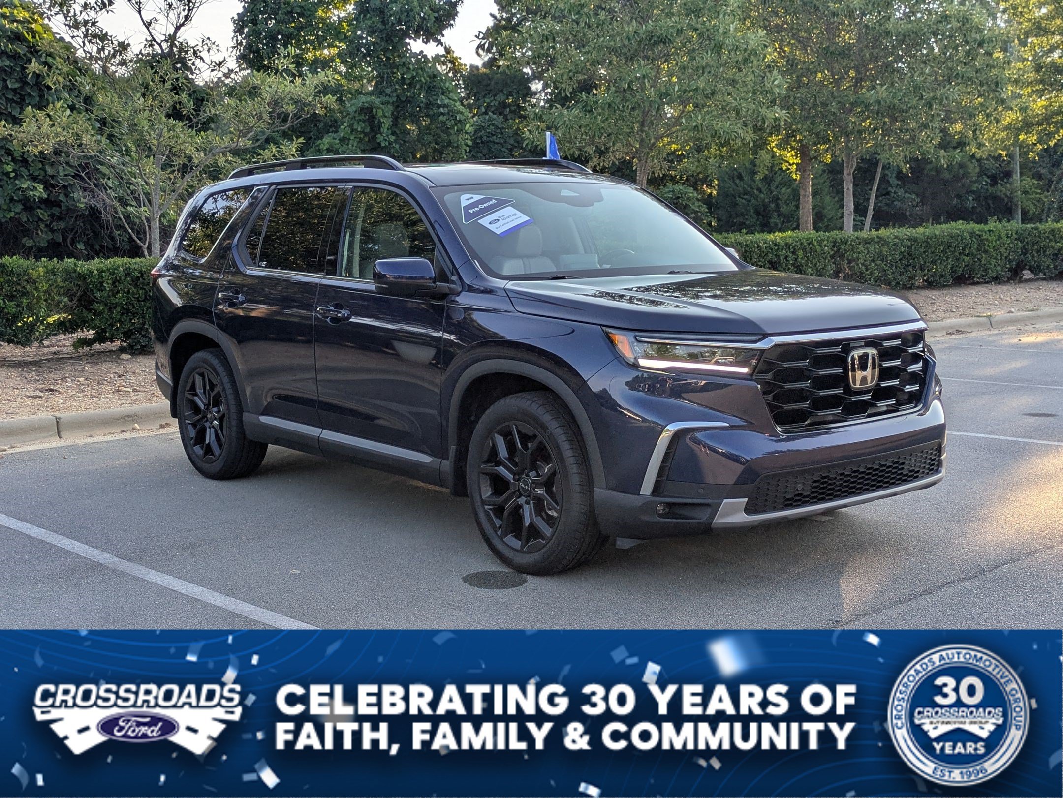 Used 2025 Honda Pilot Touring image 1