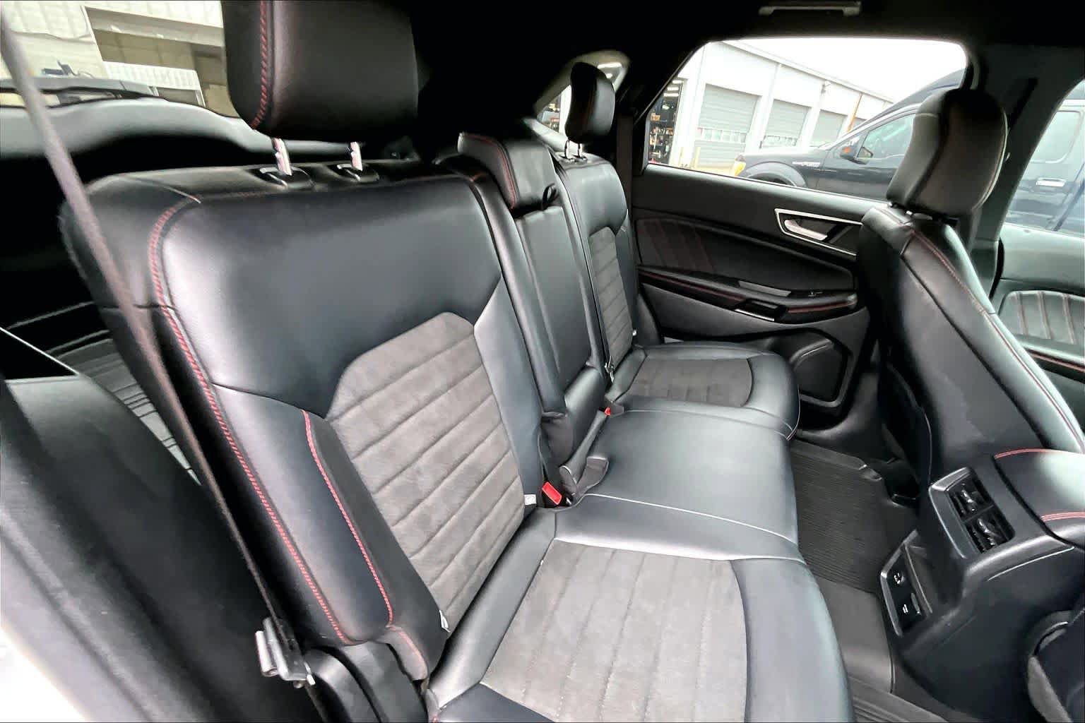 Certified 2022 Ford Edge ST-Line AWD/4WD image 19