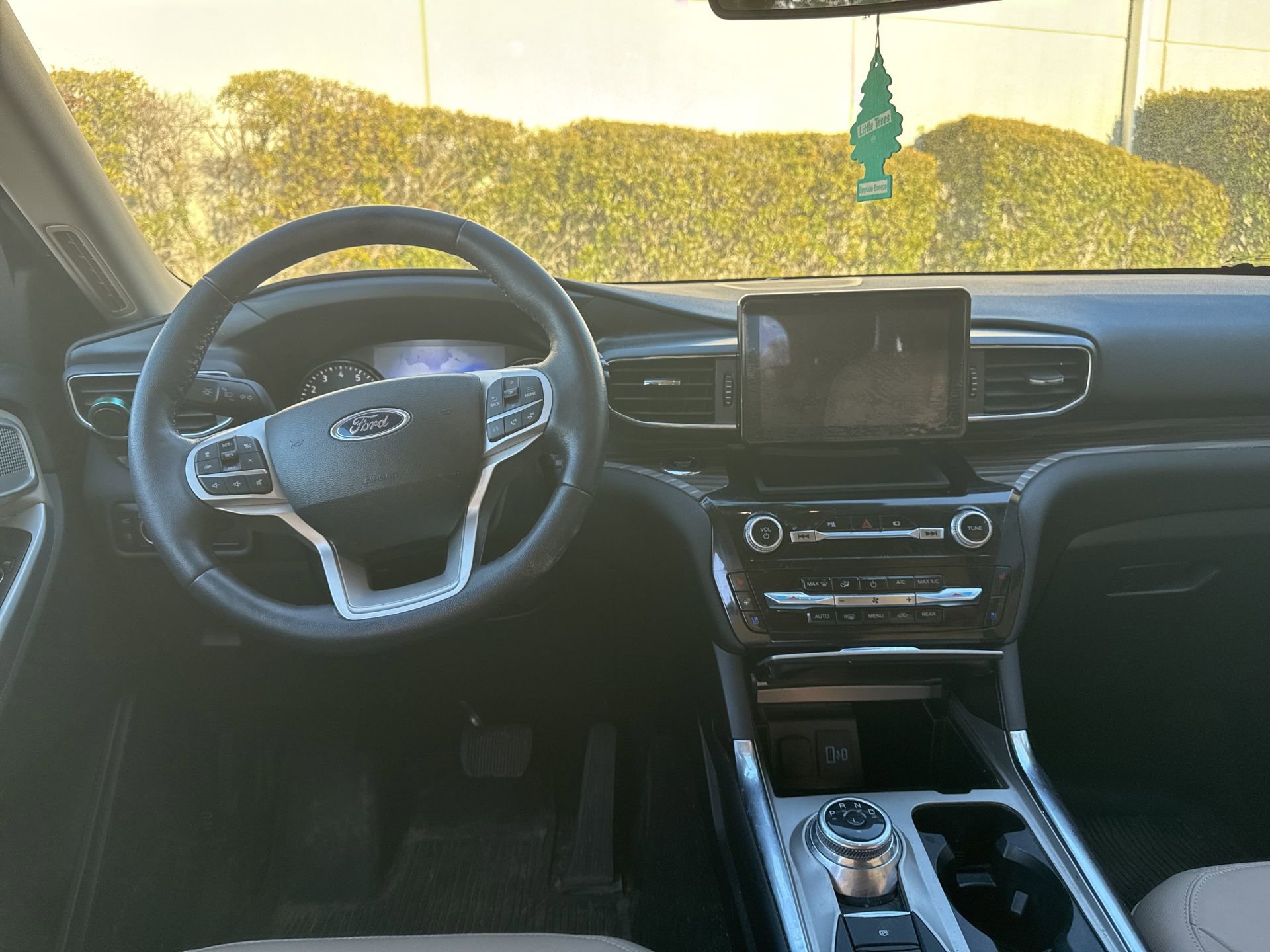 Certified 2023 Ford Explorer Limited w/ Hybrid Equipment Group 310A image 10