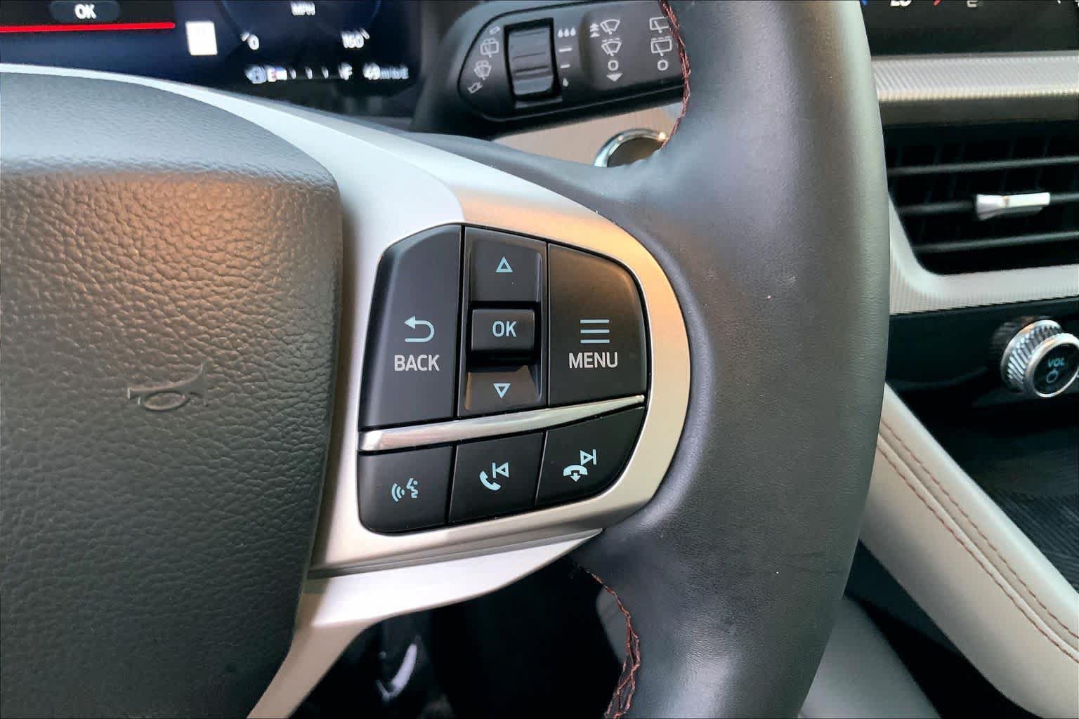 Certified 2025 Ford Explorer Active w/ Active Comfort Package RWD image 23