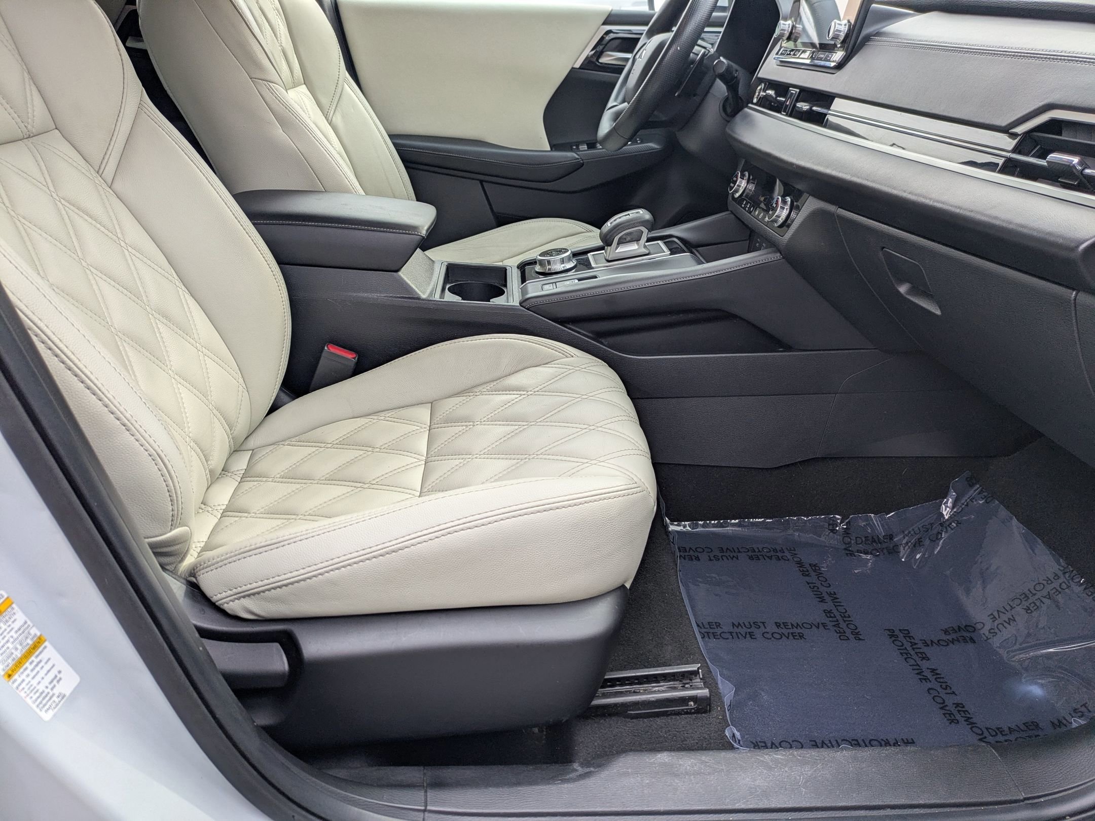 Used 2022 Mitsubishi Outlander ES image 35