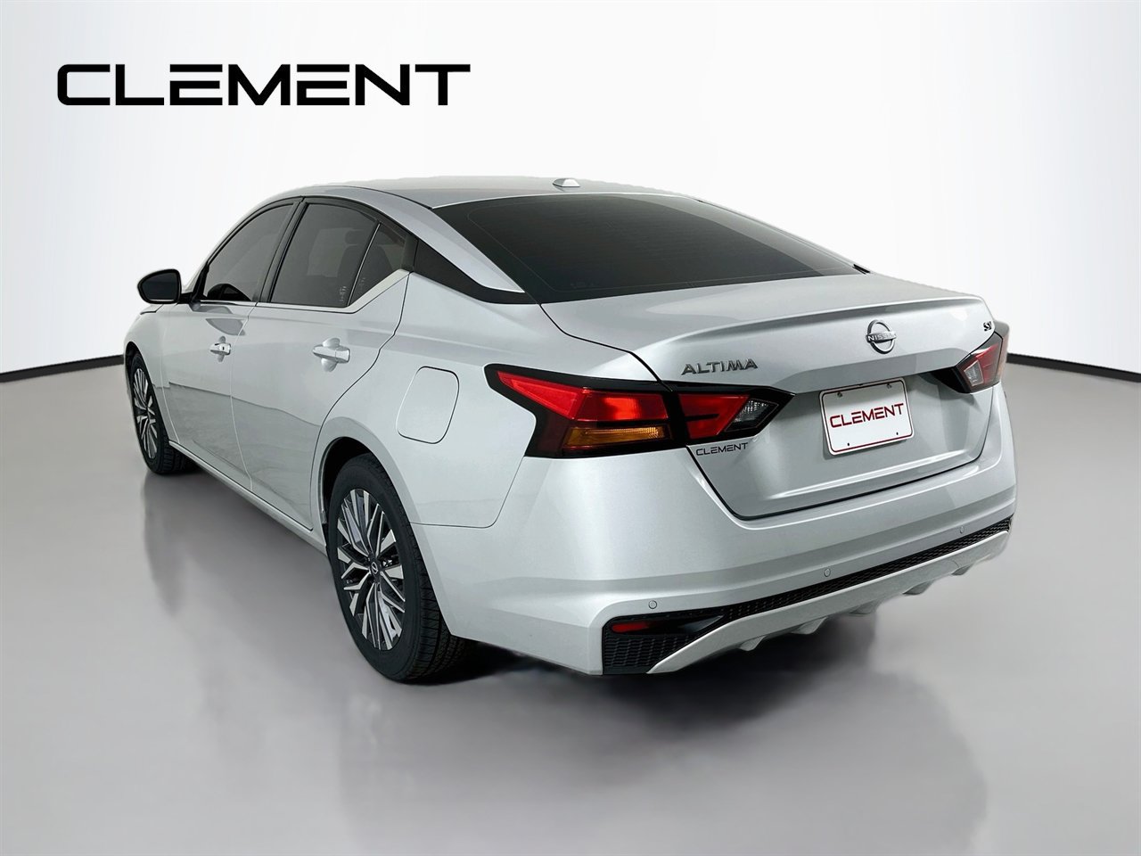 Used 2023 Nissan Altima 2.5 SV FWD image 10