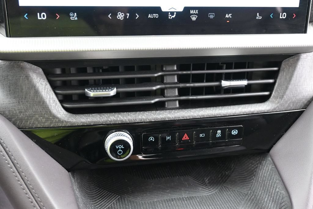 Certified 2026 Ford Explorer Platinum AWD/4WD image 13