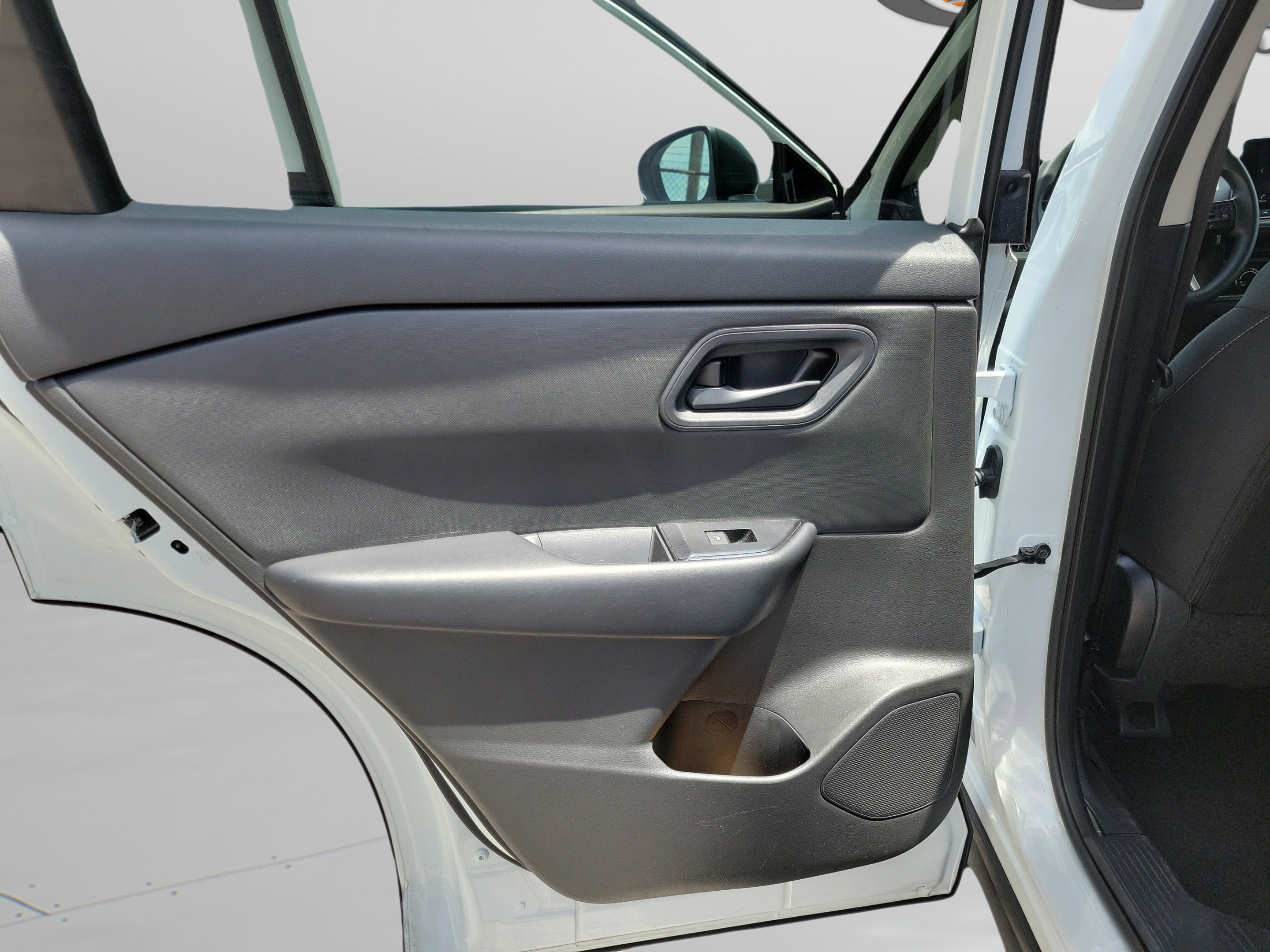 Used 2024 Nissan Rogue S AWD/4WD image 11