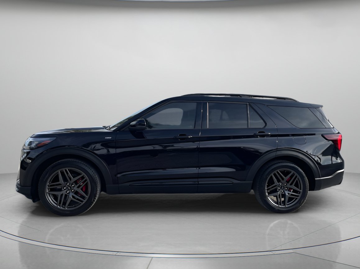 Certified 2025 Ford Explorer ST-Line w/ Premium Package RWD image 5