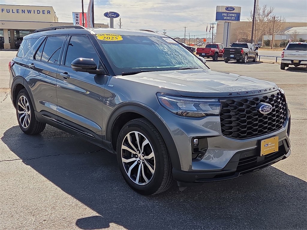 Certified 2025 Ford Explorer ST-Line image 7