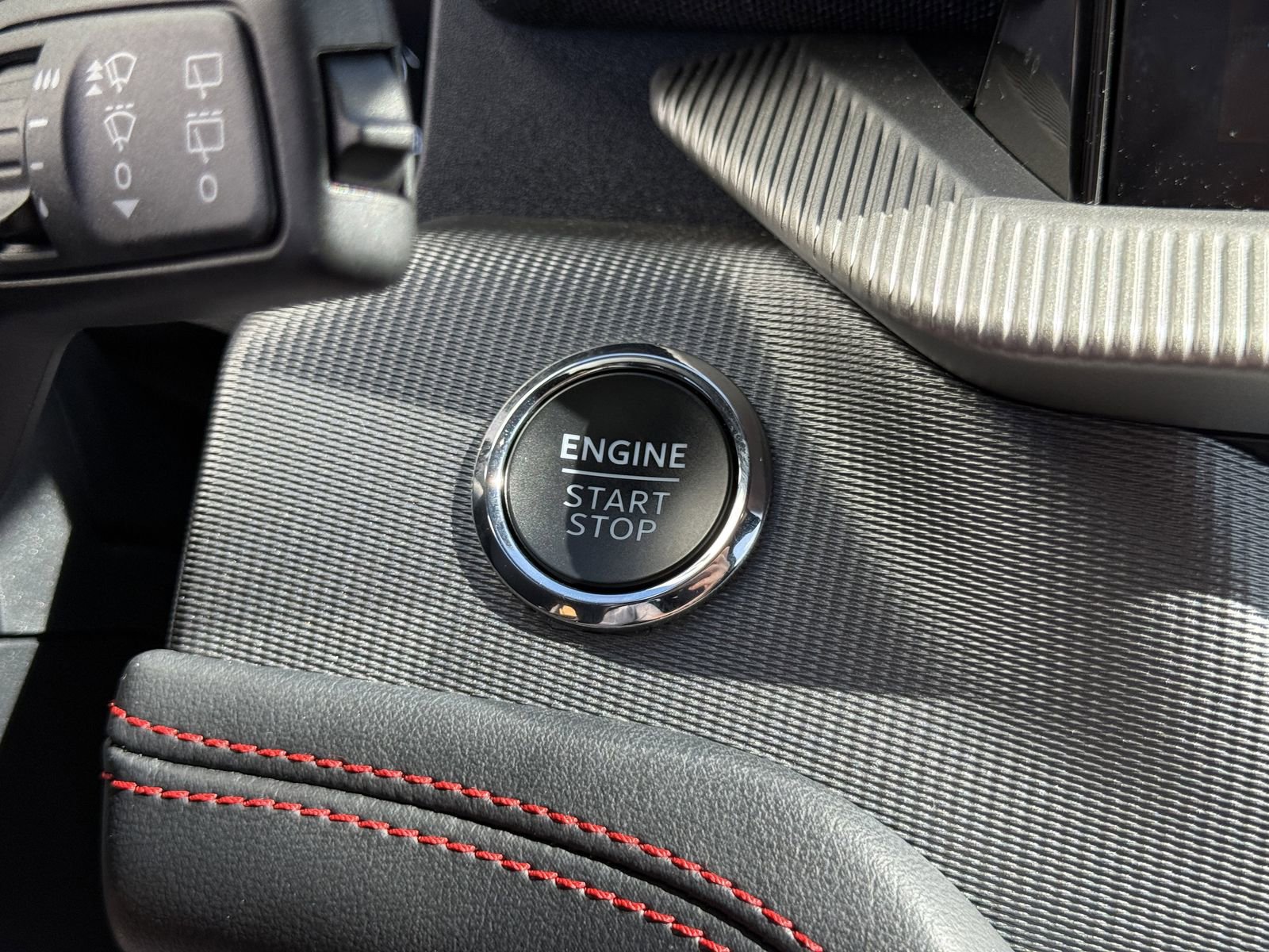 Certified 2025 Ford Explorer ST-Line image 31