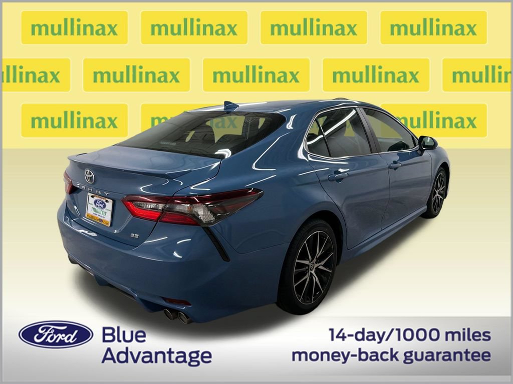 Used 2024 Toyota Camry SE FWD image 3