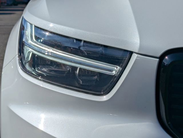 Used 2021 Volvo XC40 T5 R-Design w/ Protection Package Premier image 10