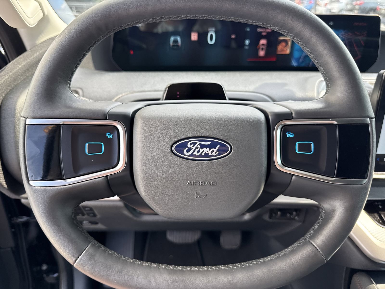 Certified 2025 Ford Expedition Active image 30