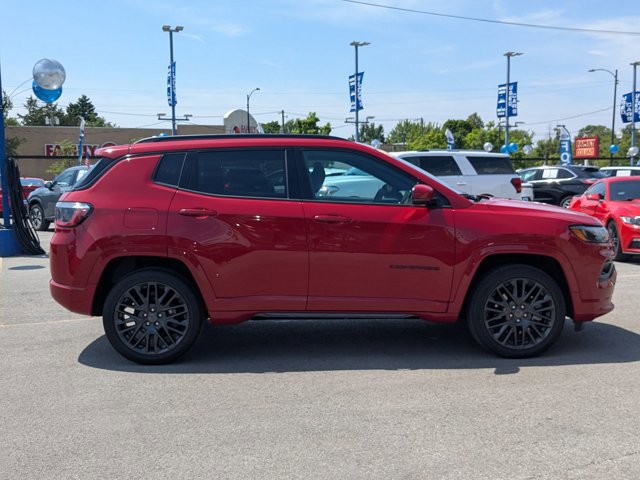 Used 2023 Jeep Compass Limited AWD/4WD image 3