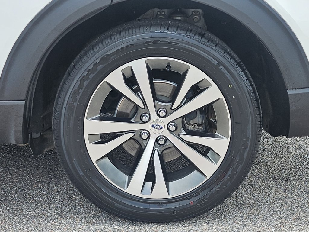 Certified 2020 Ford Explorer Platinum w/ Premium Technology Package AWD/4WD image 21