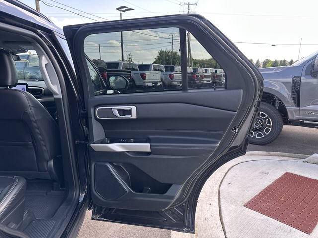 Certified 2023 Ford Explorer XLT w/ Equipment Group 202A AWD/4WD image 16