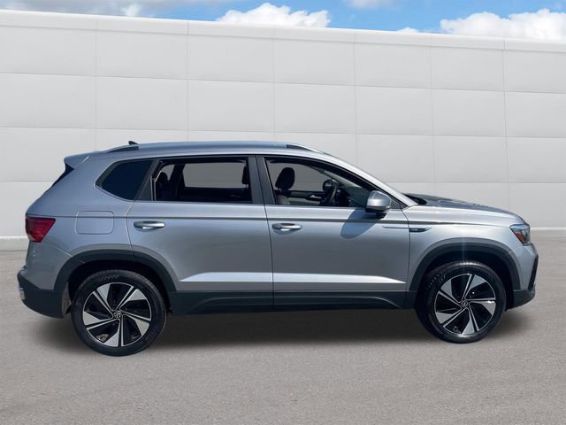 Used 2024 Volkswagen Taos SE image 11